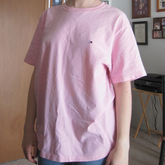 Tommy Hilfiger Tops - 2005 Tommy Hilfiger pink t shirt with chest logo
